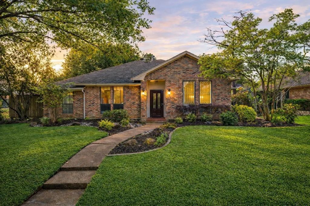 819 Lockhaven Lane, Coppell