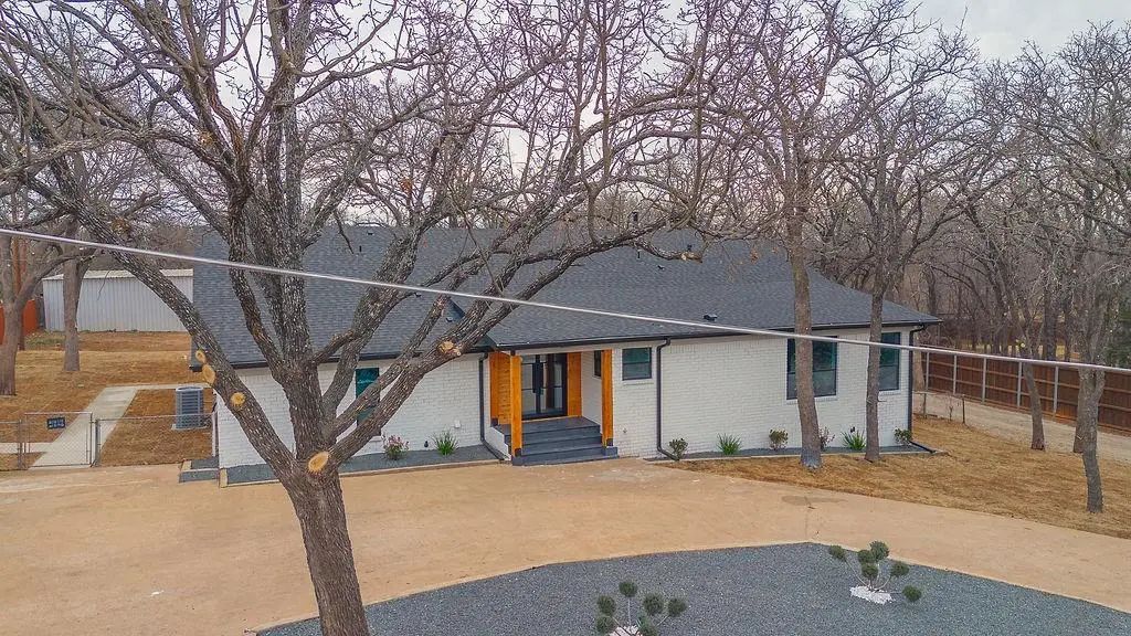 8713 Clay Hibbins Road, Keller