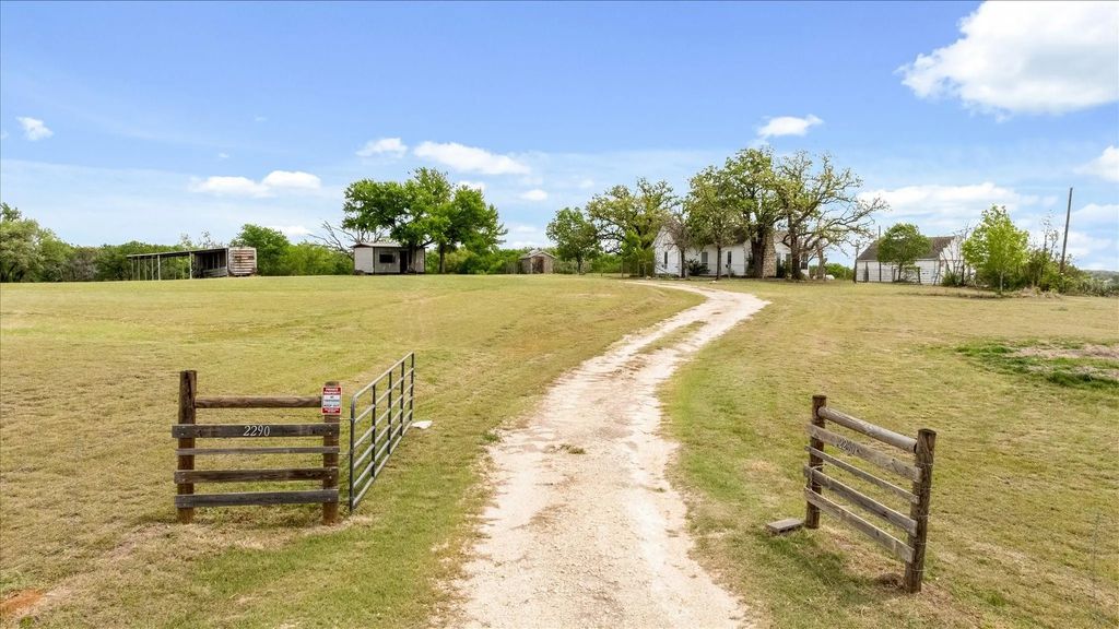 2290 N Fm 200, Rainbow