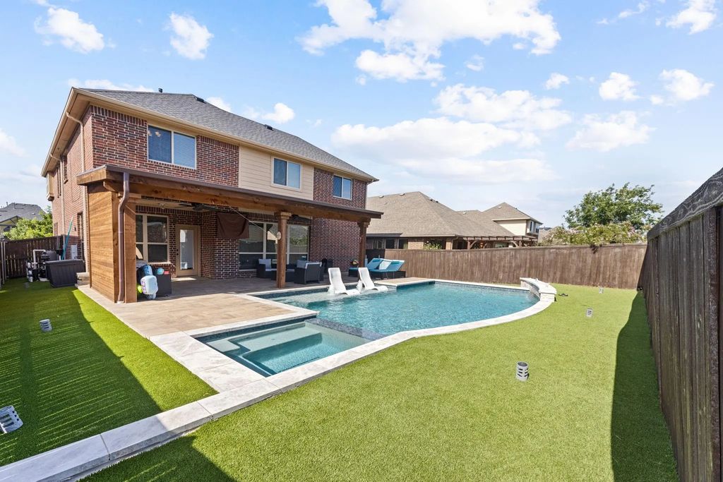 724 Marietta Lane, Aubrey