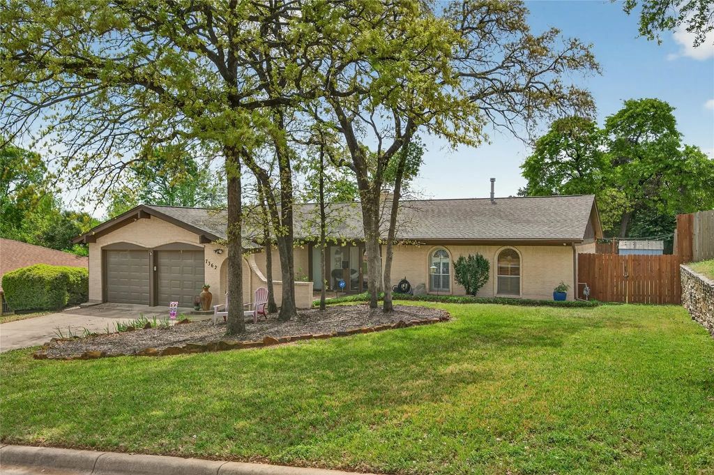 7362 Greenacres Drive, Fort Worth