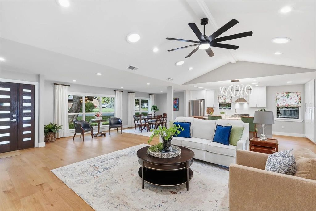 6722 Kingsbury Drive, Dallas
