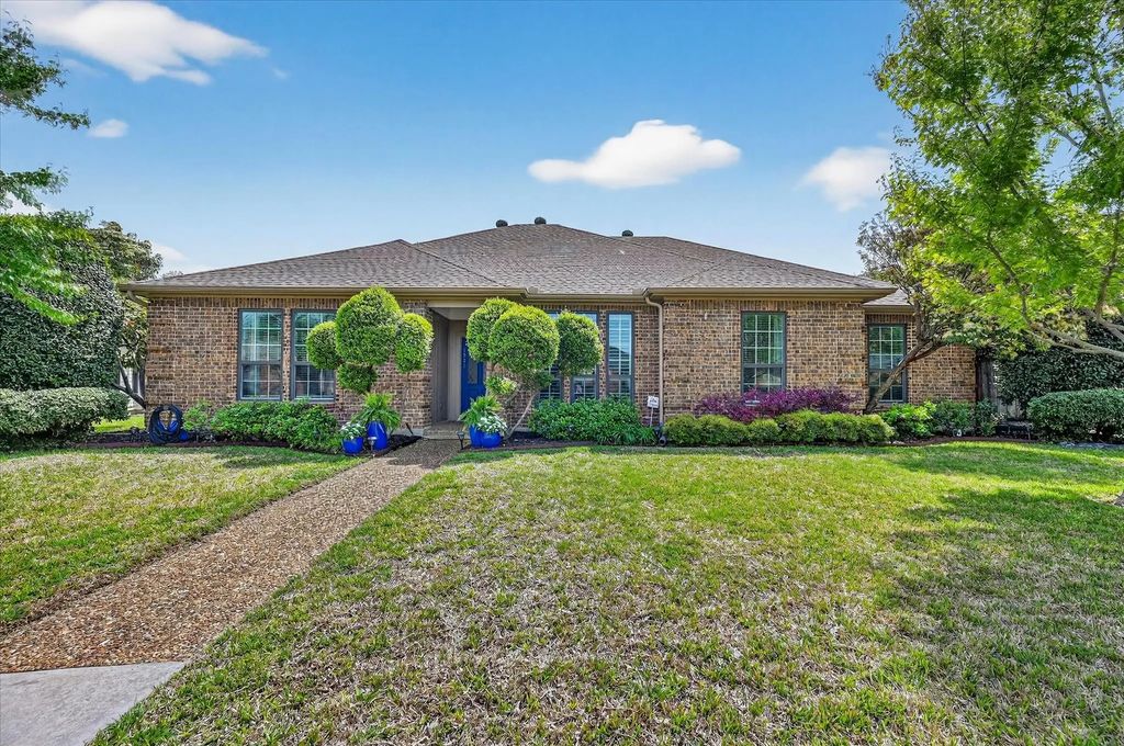 1321 Watersedge Drive, Plano