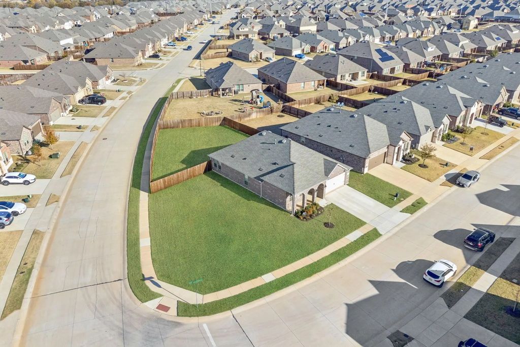3260 Hunters Glen Drive, Aubrey