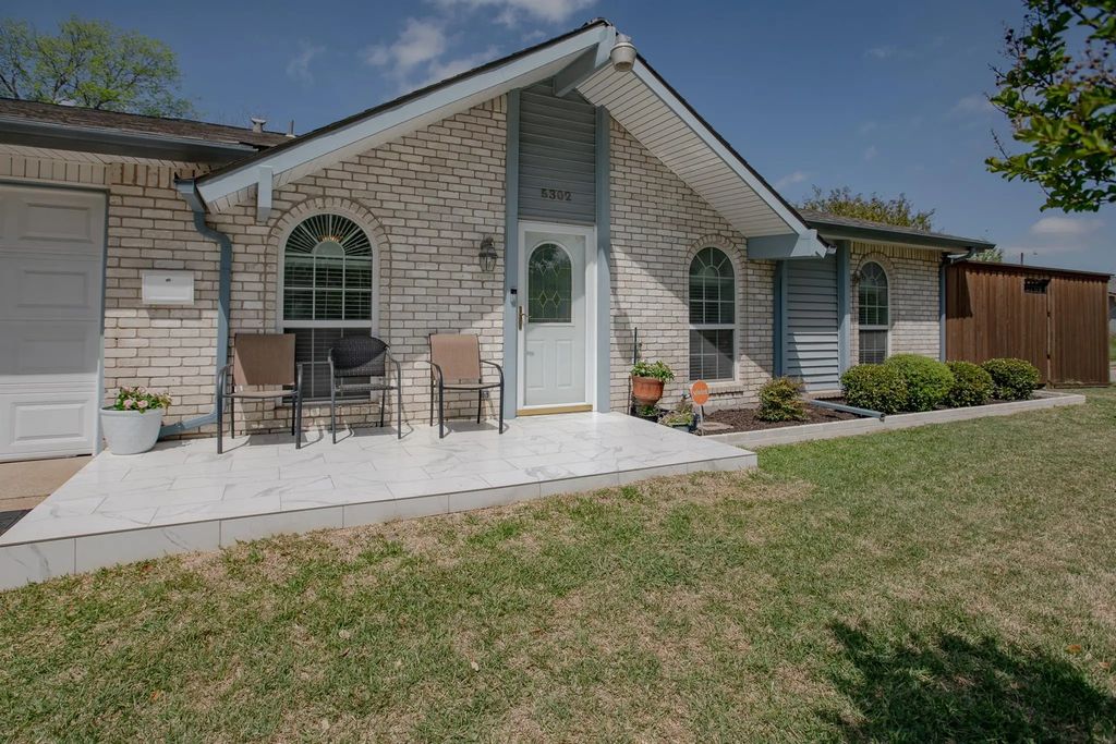 5302 Saddleback Road, Garland