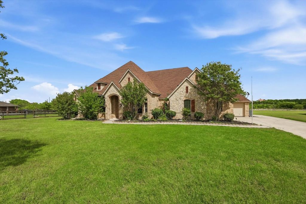 4430 Bucking Bronc Drive, Fort Worth