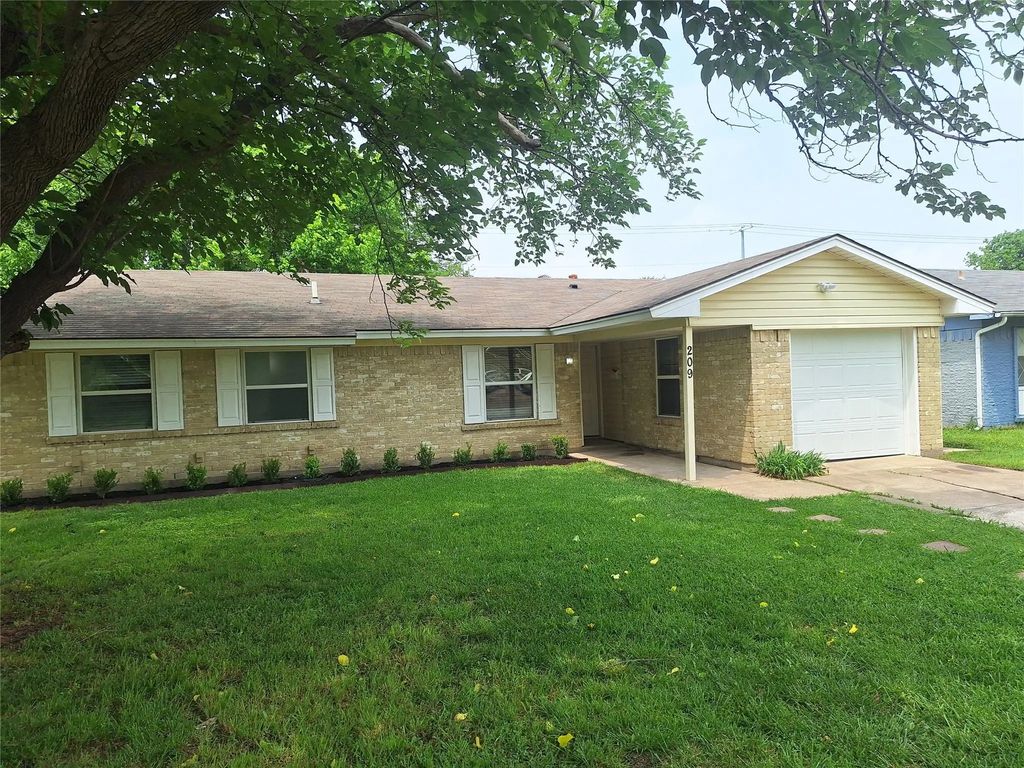 209 Heather Drive, Garland