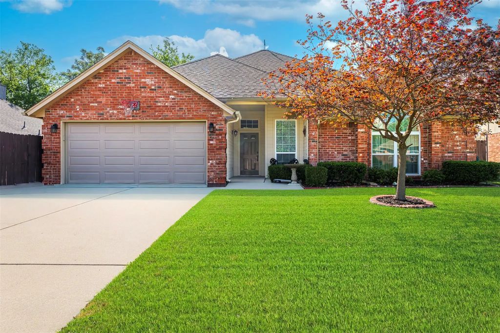 6729 Lucas Lane, North Richland Hills
