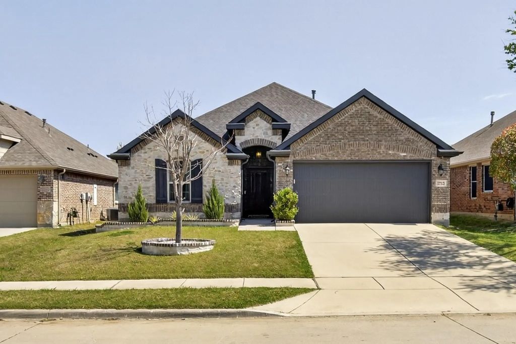 2712 Enchanted Eve Drive, Little Elm