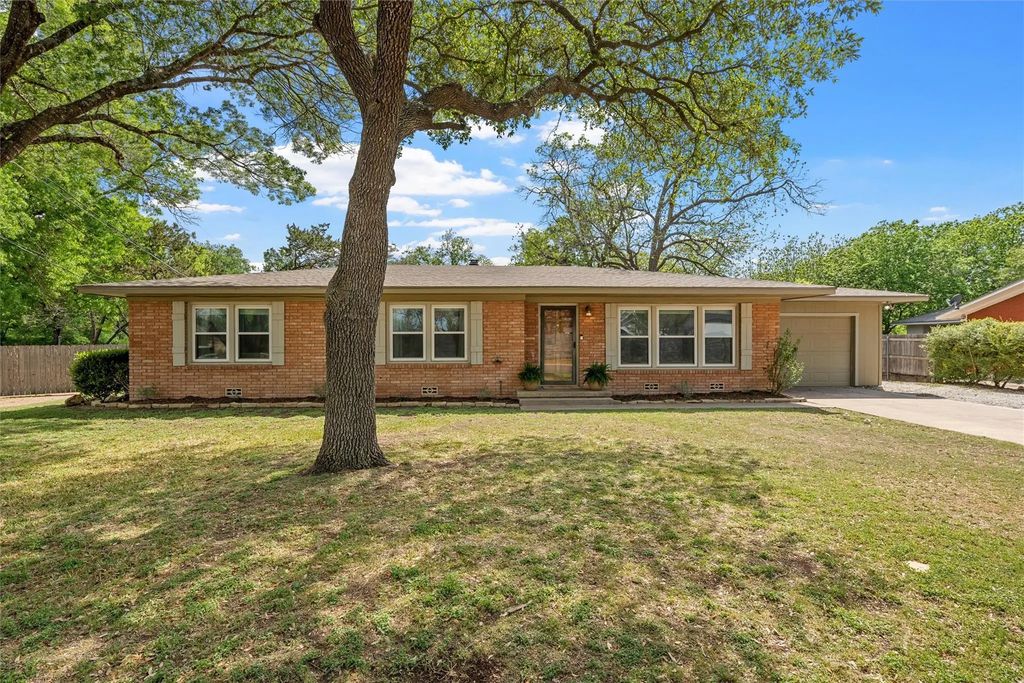 2306 Oak Cliff Drive, Waco