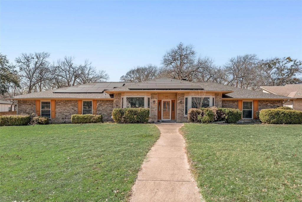 1301 Ranch Valley Drive, DeSoto