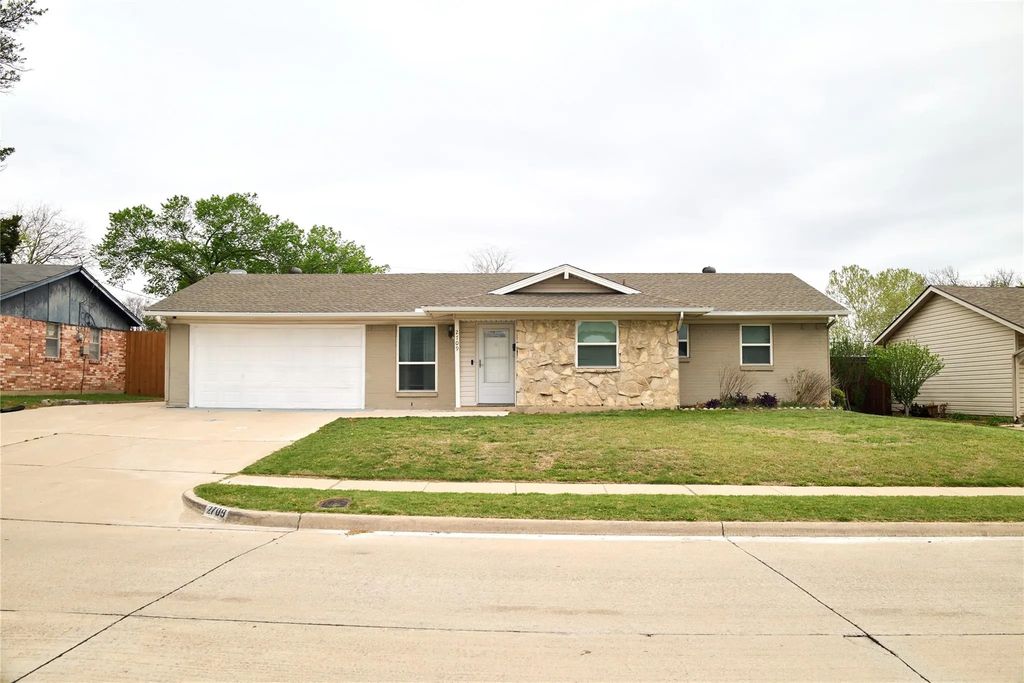 2709 Meadows Drive, Plano