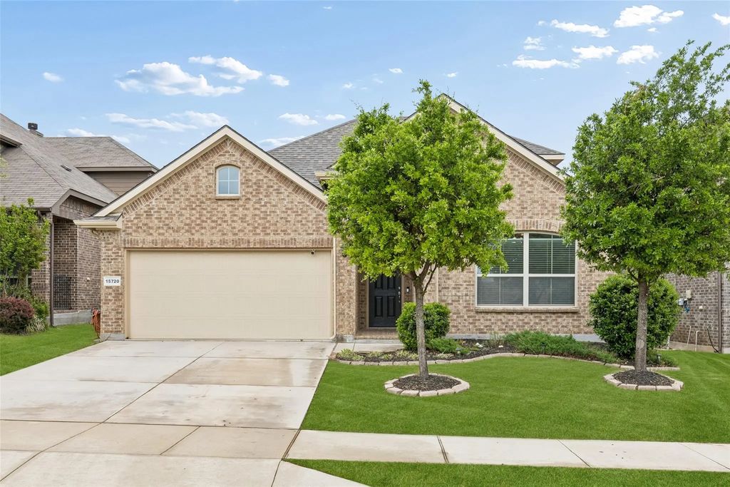 15720 Barton Ridge Drive, Fort Worth