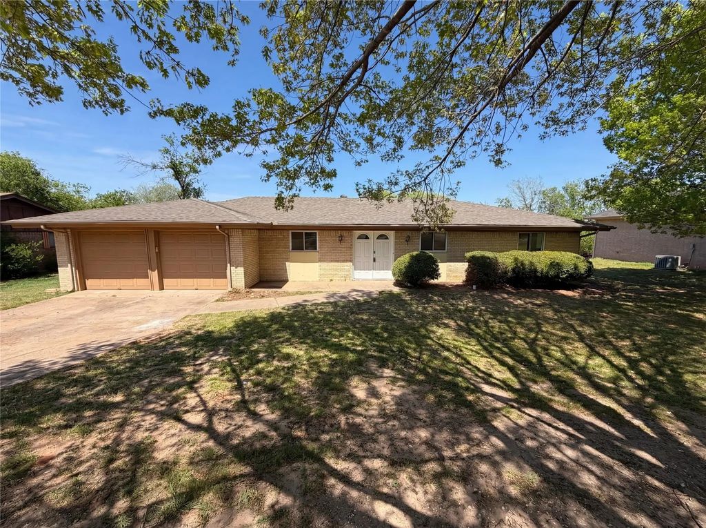 607 State Street, Weatherford