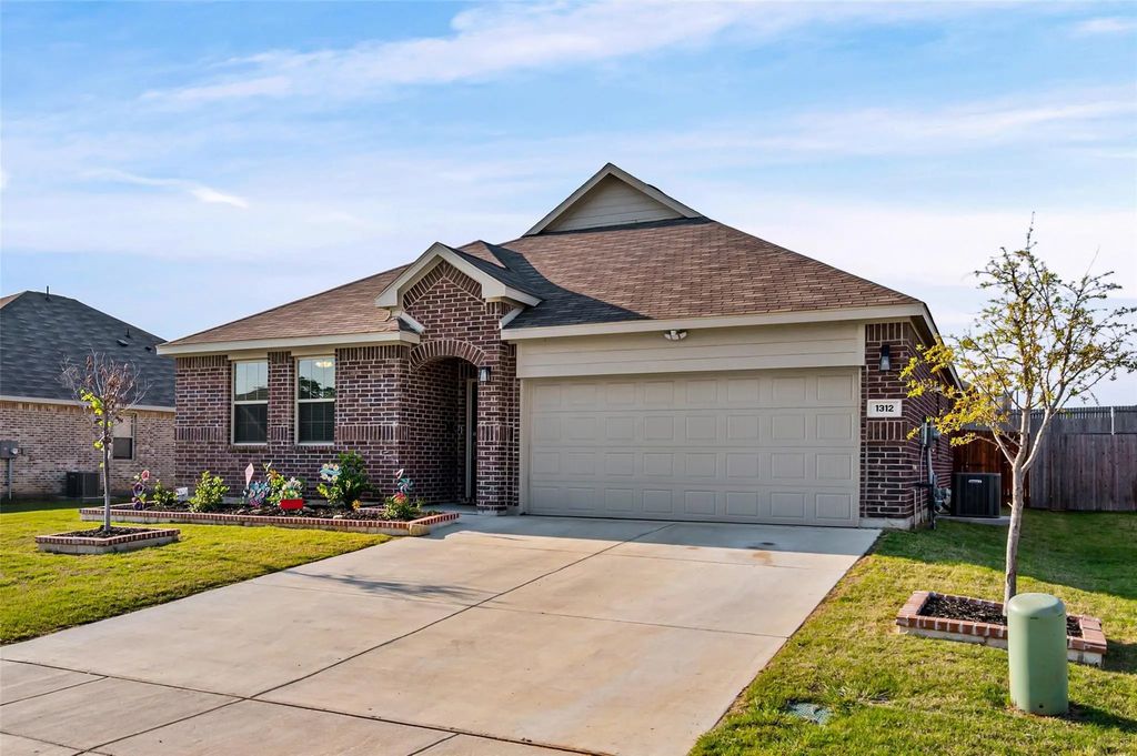 1312 Pistachio Drive, Azle