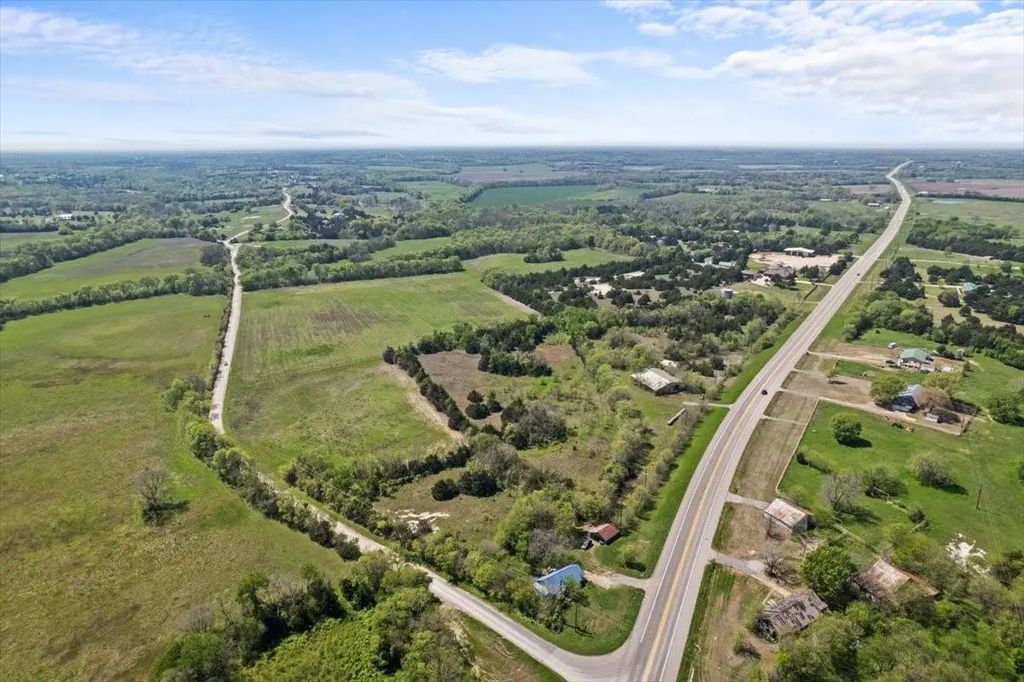 9585 State Highway 121, Trenton