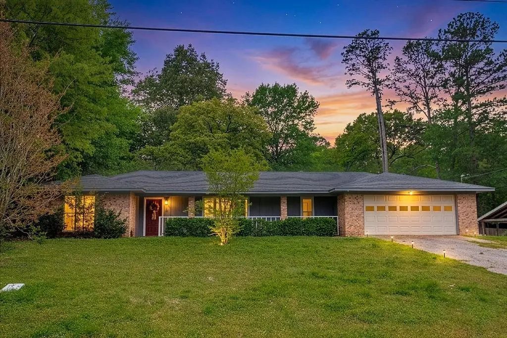 216 Treetop Lane, Hideaway