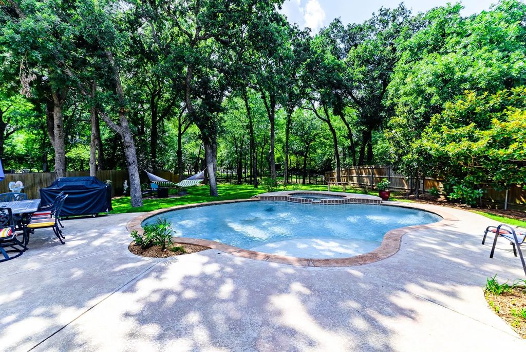 223 Bluebonnet Trail, Mansfield