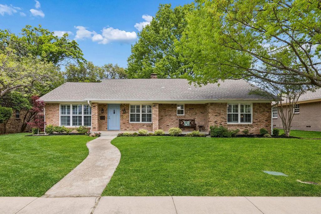 9469 Gatetrail Drive, Dallas