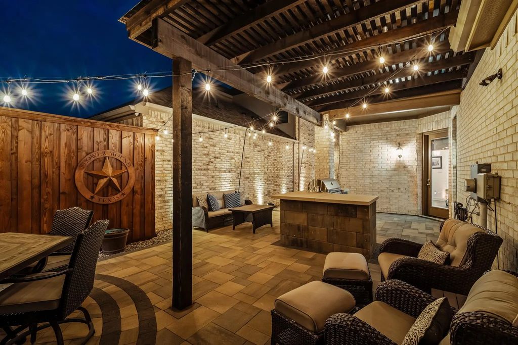 2217 6th Avenue, Flower Mound