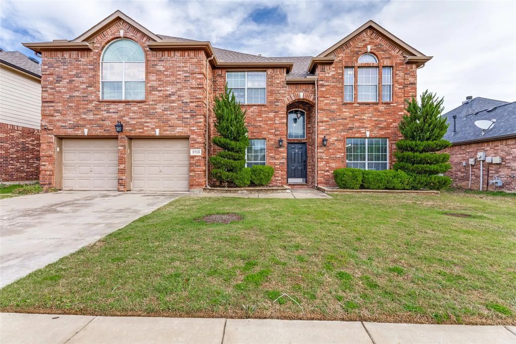 3713 Applesprings Drive, Fort Worth