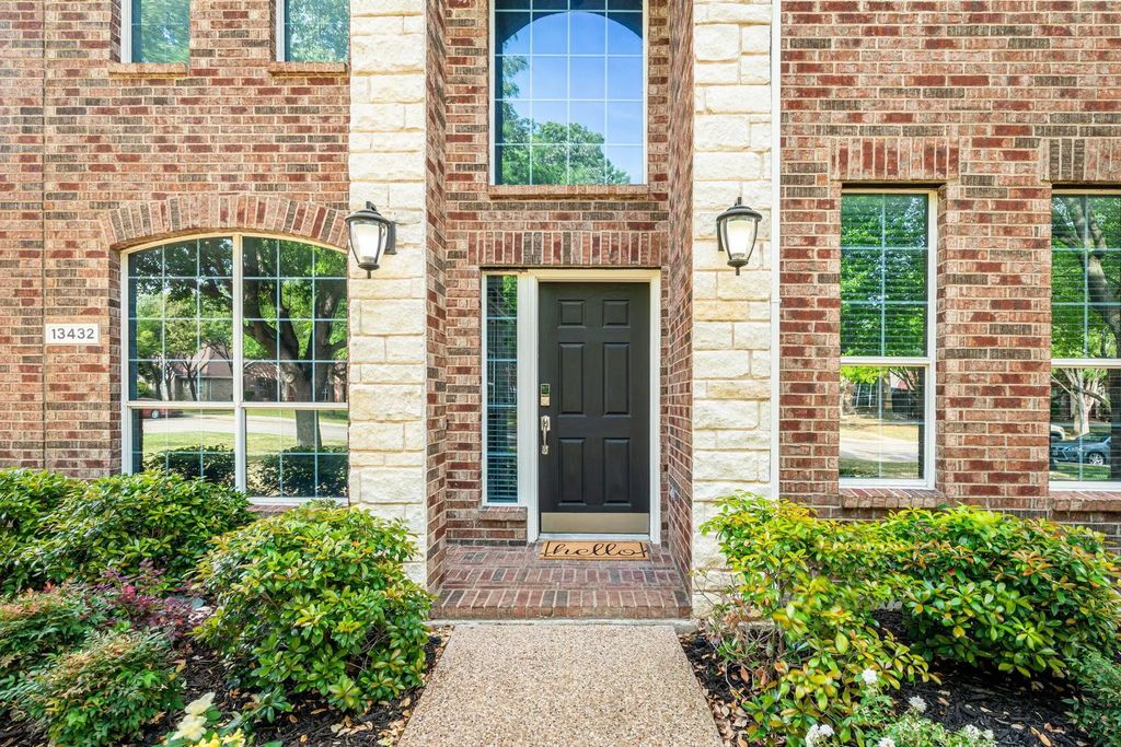 13432 Grayhawk Boulevard, Frisco