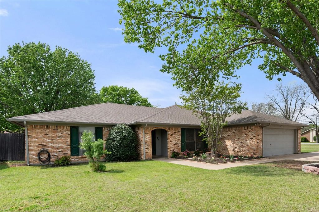 3800 Twin Creek Drive, Arlington