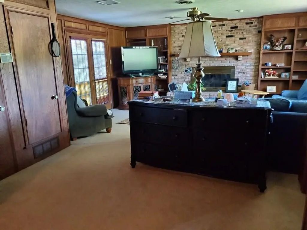1013 N Cottonwood Drive, Richardson