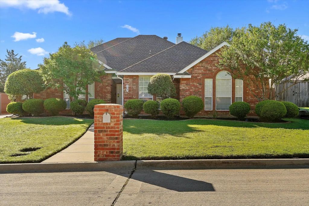 107 Montreal Drive, Hurst