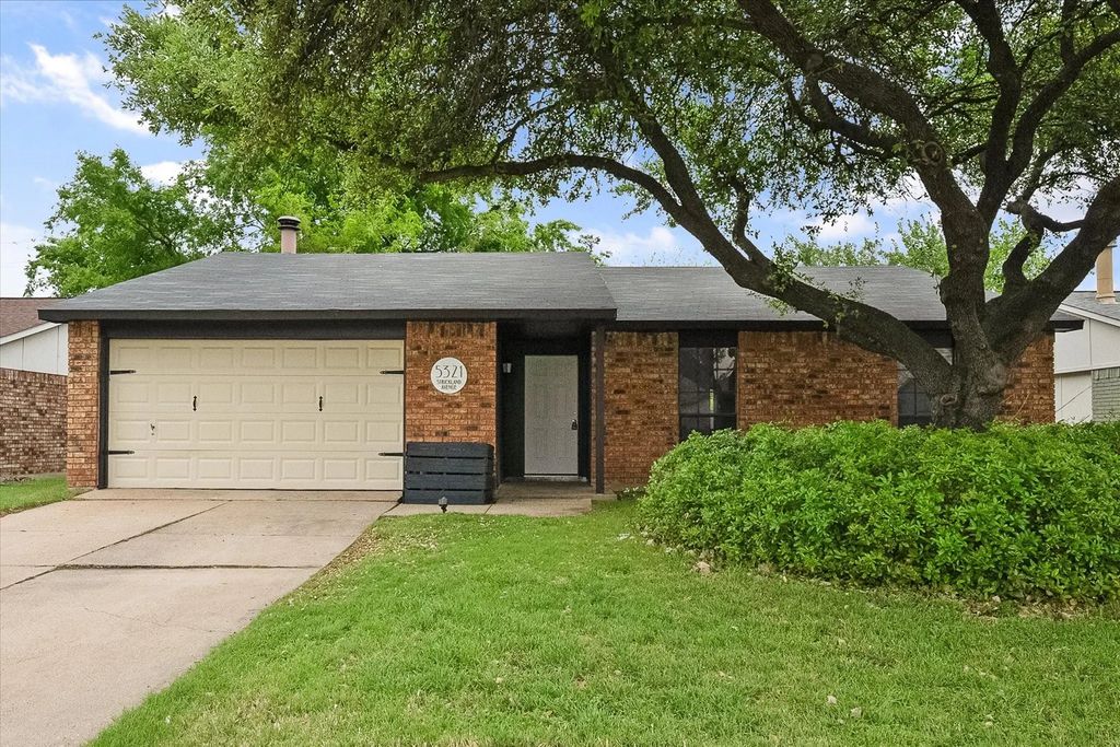 5321 Strickland Avenue, The Colony