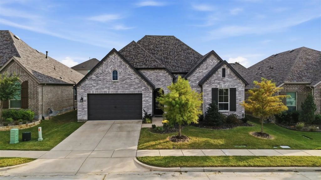 1915 Hillside Court, Van Alstyne