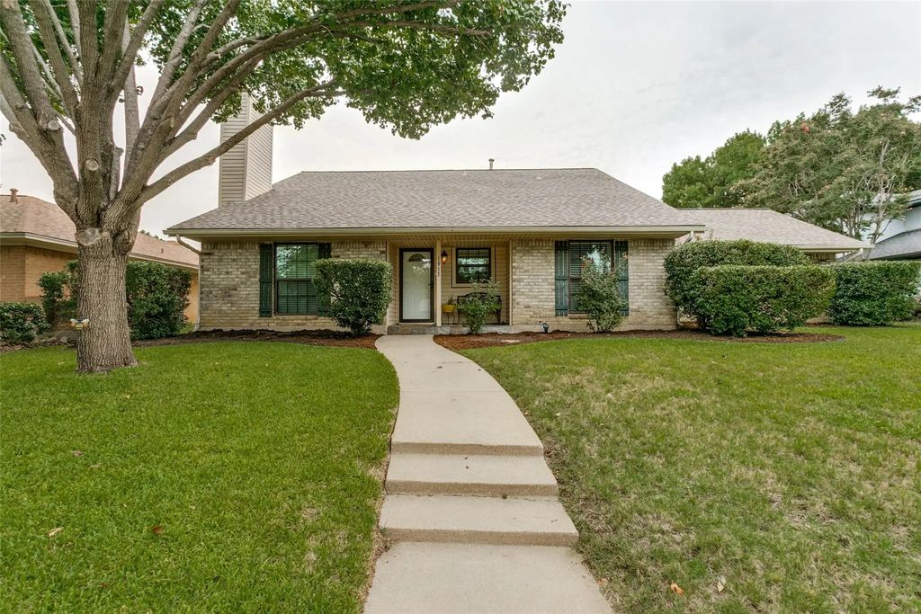 1917 Maxwell Drive, Lewisville