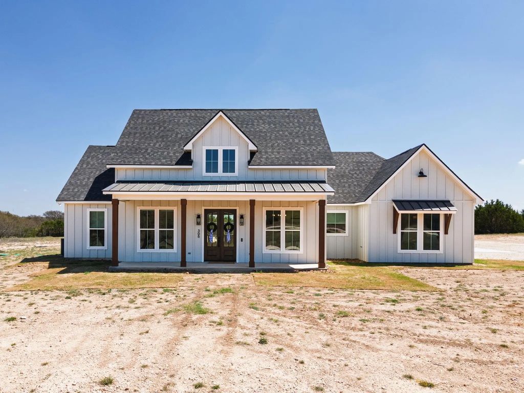 305 Willow Oak, Goldthwaite