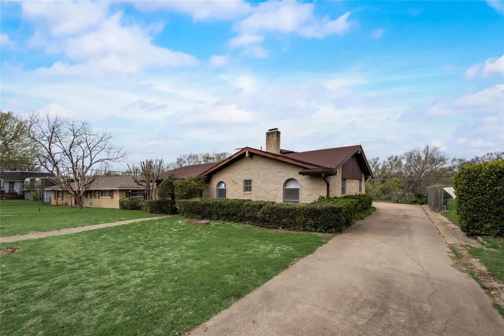 926 Hampshire Street, Grand Prairie