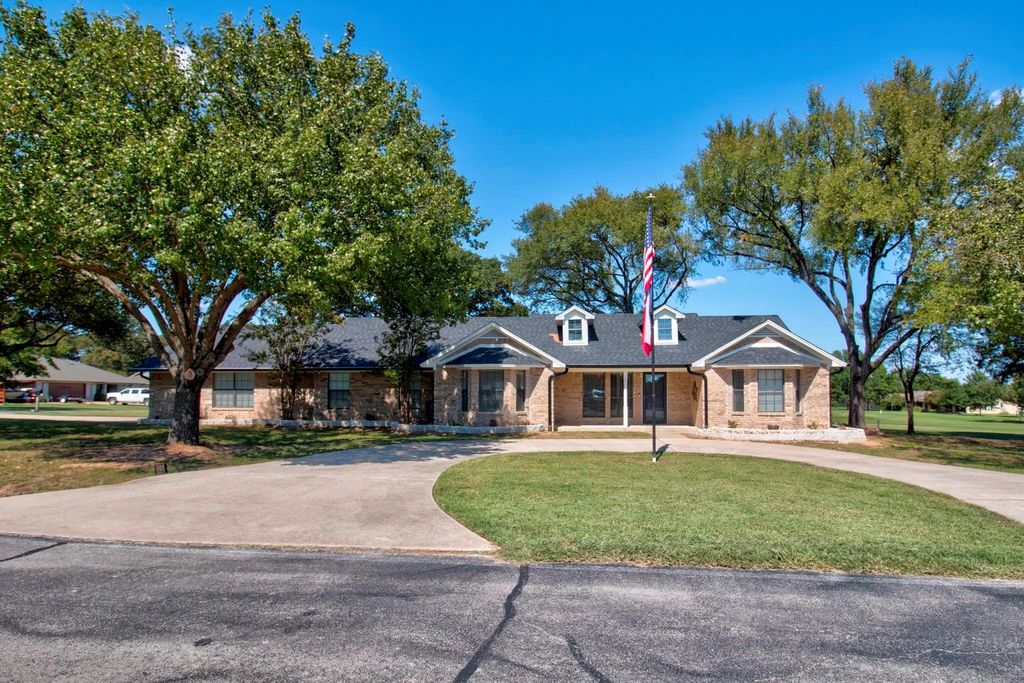 101 Wasco Cove, Gainesville