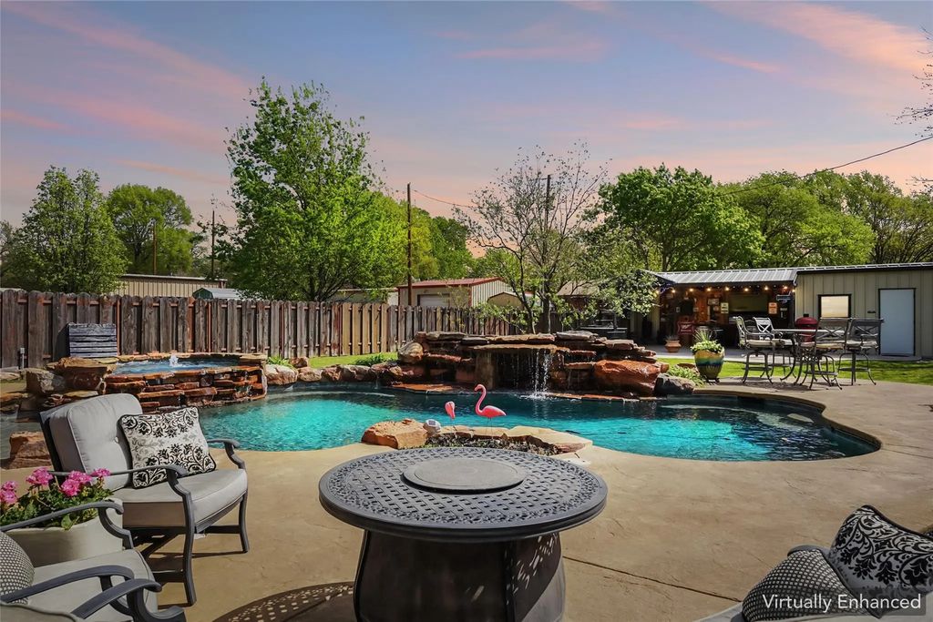 908 N Maple Street, Muenster