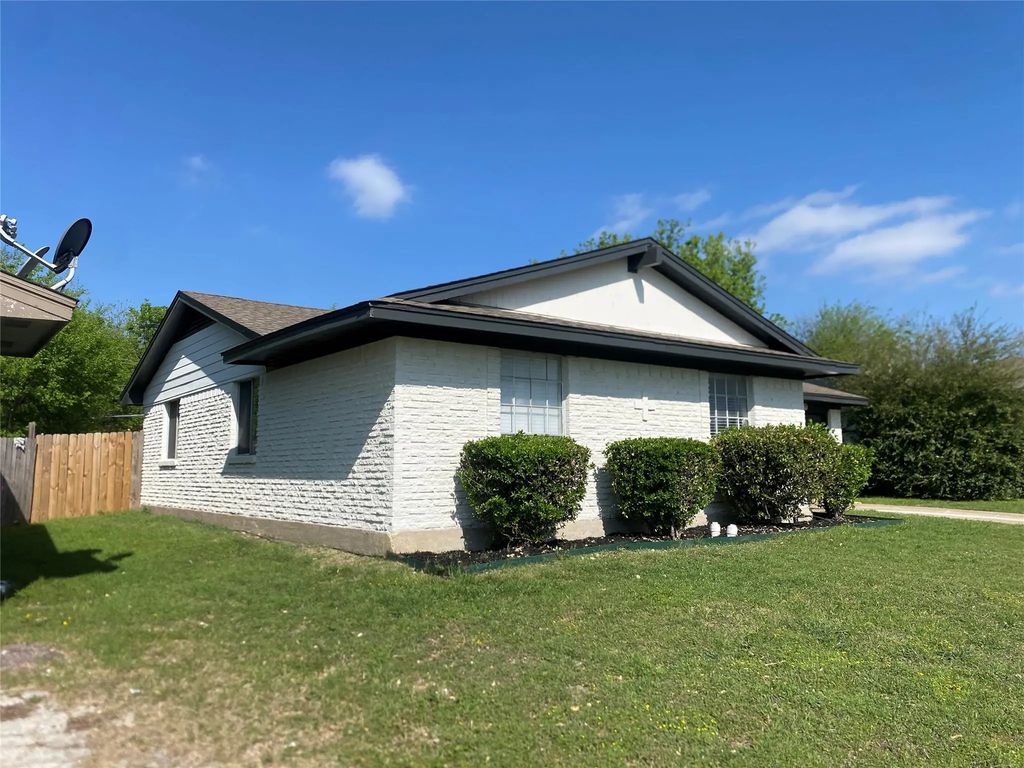 6327 Hidden Trail Drive, Dallas