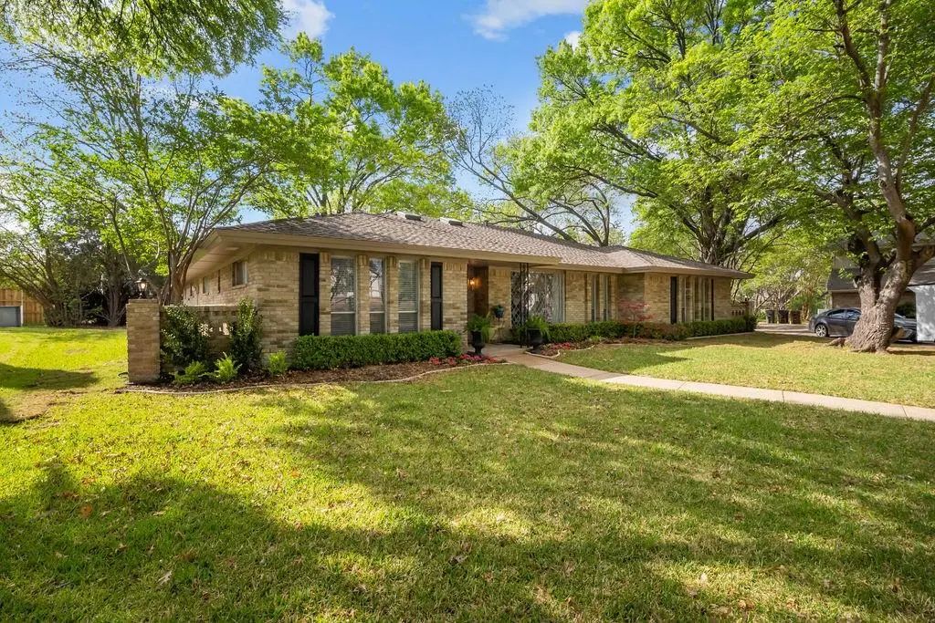 2904 Hunters Creek Place, Plano