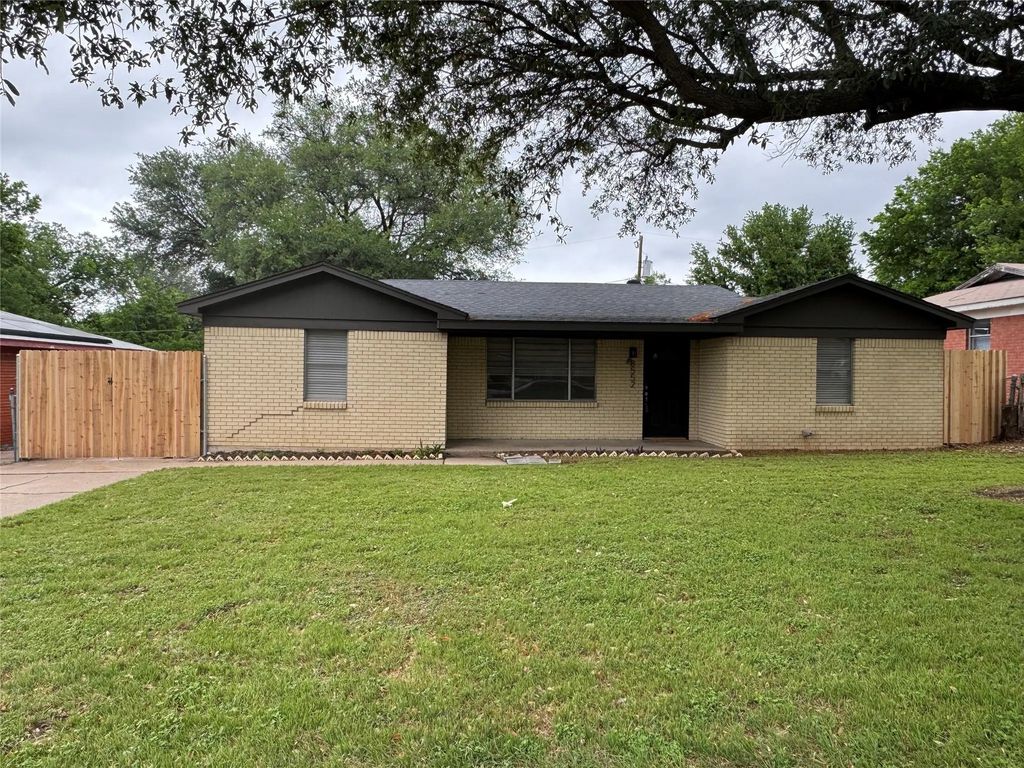 8552 Gibbs Drive, White Settlement