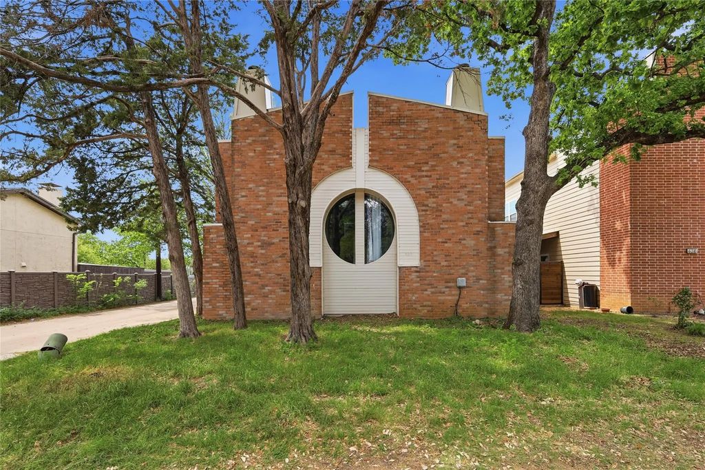 620 W Union Bower Road, Irving