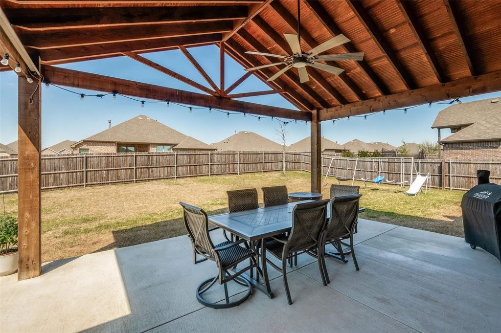 3011 Razorback Street, Melissa
