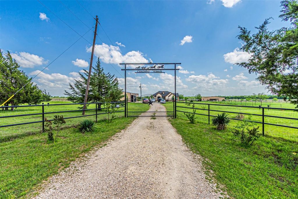5032 County Road 212, Alvarado
