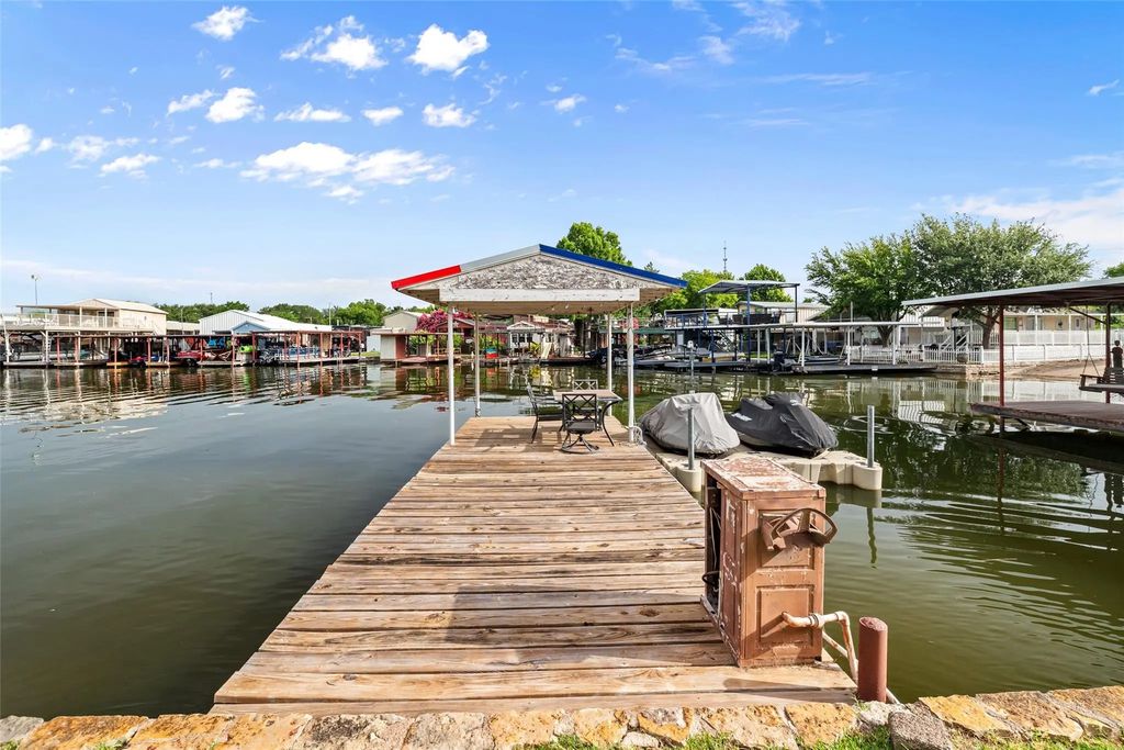 307 Brazos Harbor Drive, Granbury