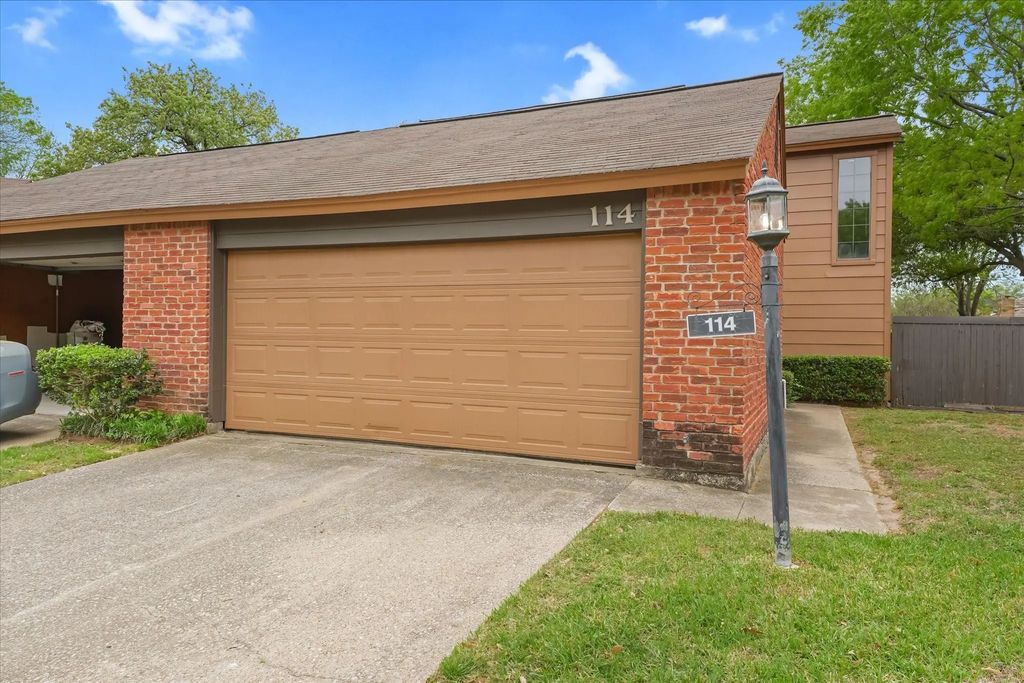 114 Wilshire Court, Irving