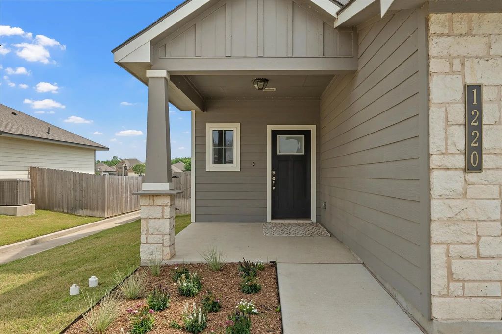 1220 Elise Avenue, Waco