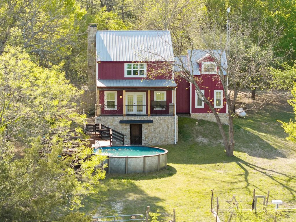 459 County Road 4600, Trenton
