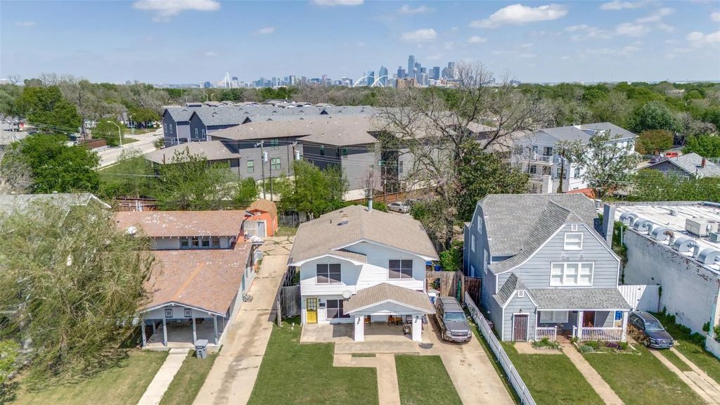 1015 Kings Highway, Dallas