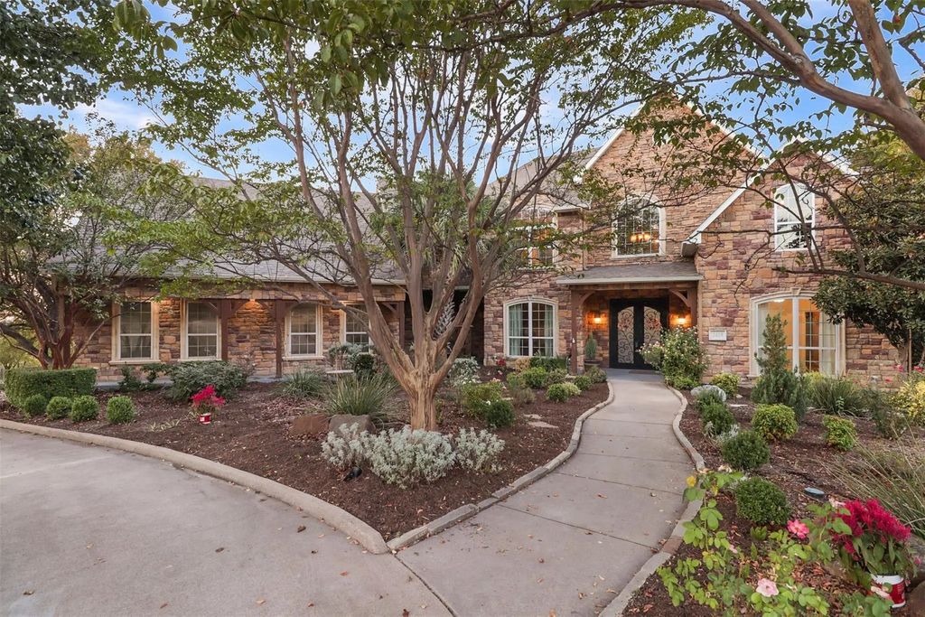 2429 Texas Plume Road, Cedar Hill