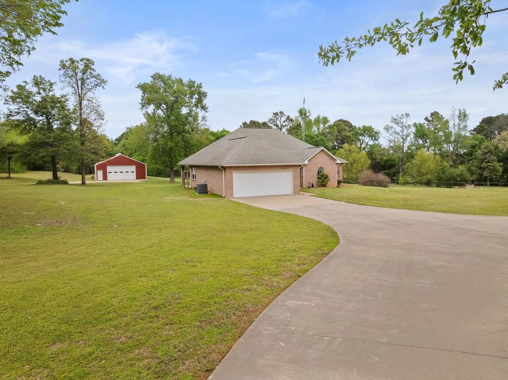 875 County Road 4360, Scroggins
