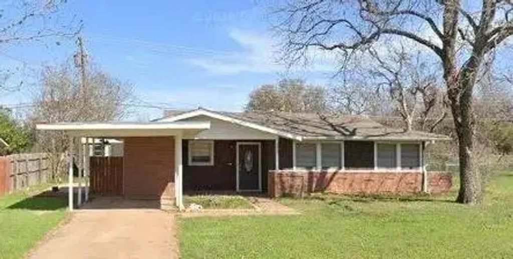 1423 Rolling Hills Drive, Graham